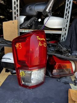 Toyota Tacoma Tail Light (2016-2020).   