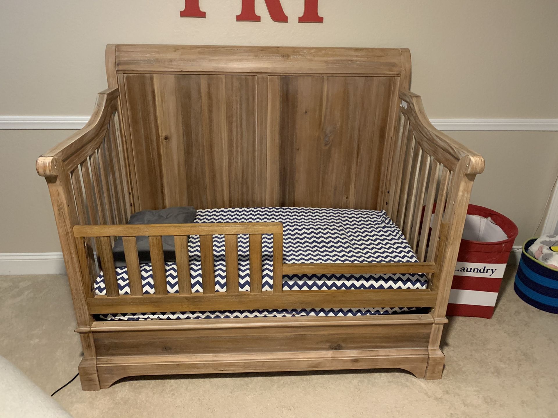 Convertible Crib and Dresser/Changing Table