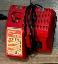 Milwauke M12/M18 battery charger only brand new
