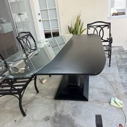 Pedestal table, indoor Or outdoor