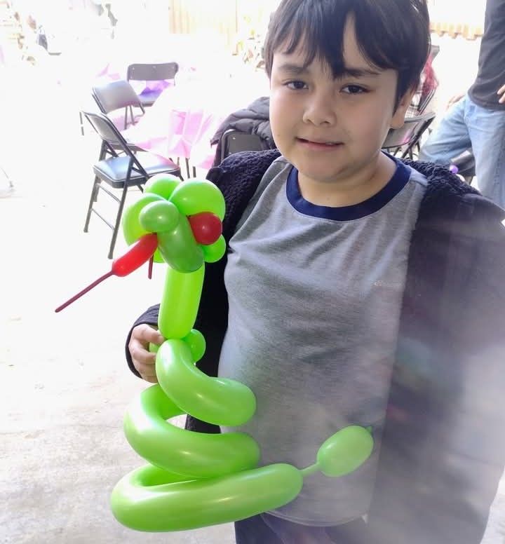 Facepainting Different Brands, Balloons For Twisting