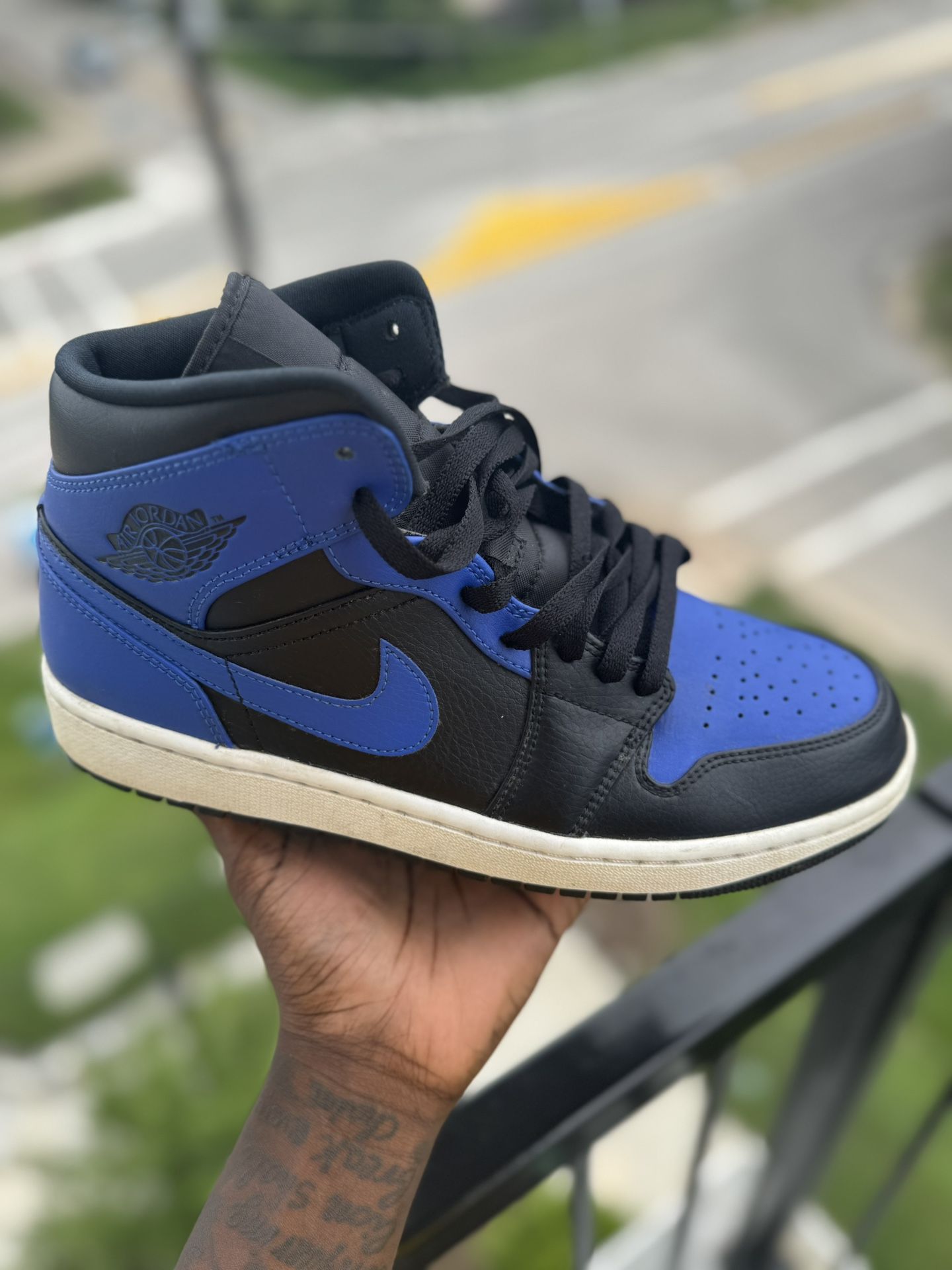 Jordan 1 Mid Hyper Royal Size 10