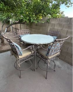 Patio set. OW Lee Classico. All iron. Nice condition.
