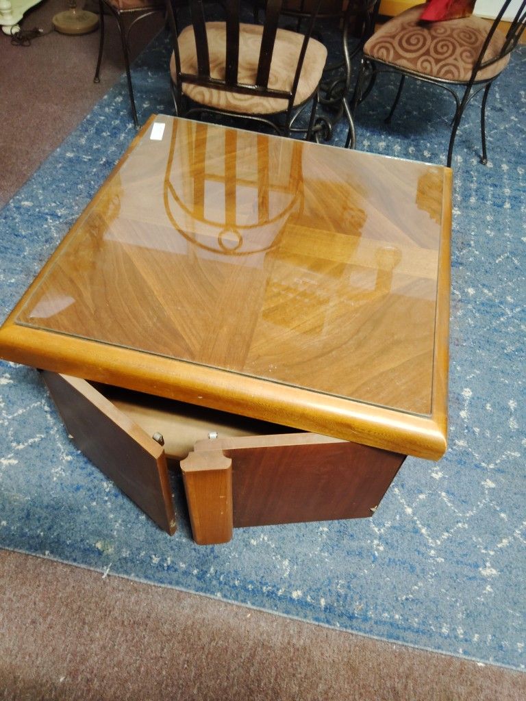 End Table / TV Stand