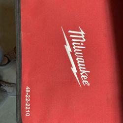 Milwaukee 48-22-2210 - 10 PC  1000v Insulated Screwdriver Set with Foam Case