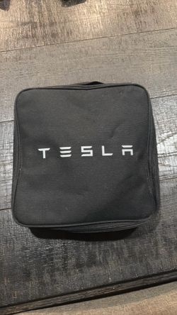 Tesla mobile connector