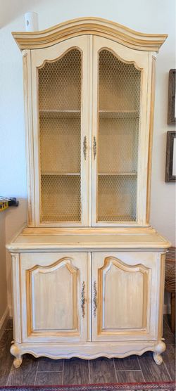 Cottage Style Hutch