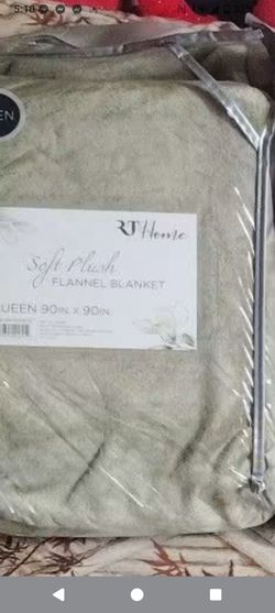RT Home Soft Plush Flannel Blanket light green/ sage color  Queen 90 x 90 in. Brand new in packaging.