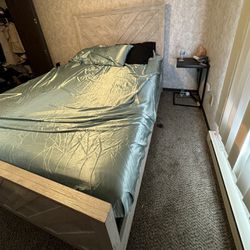 Bed And Dresser Set 