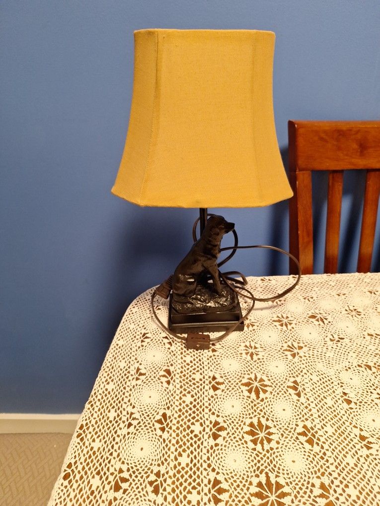 17 Inch Accent Puppy Lamp With Shade And Bolb