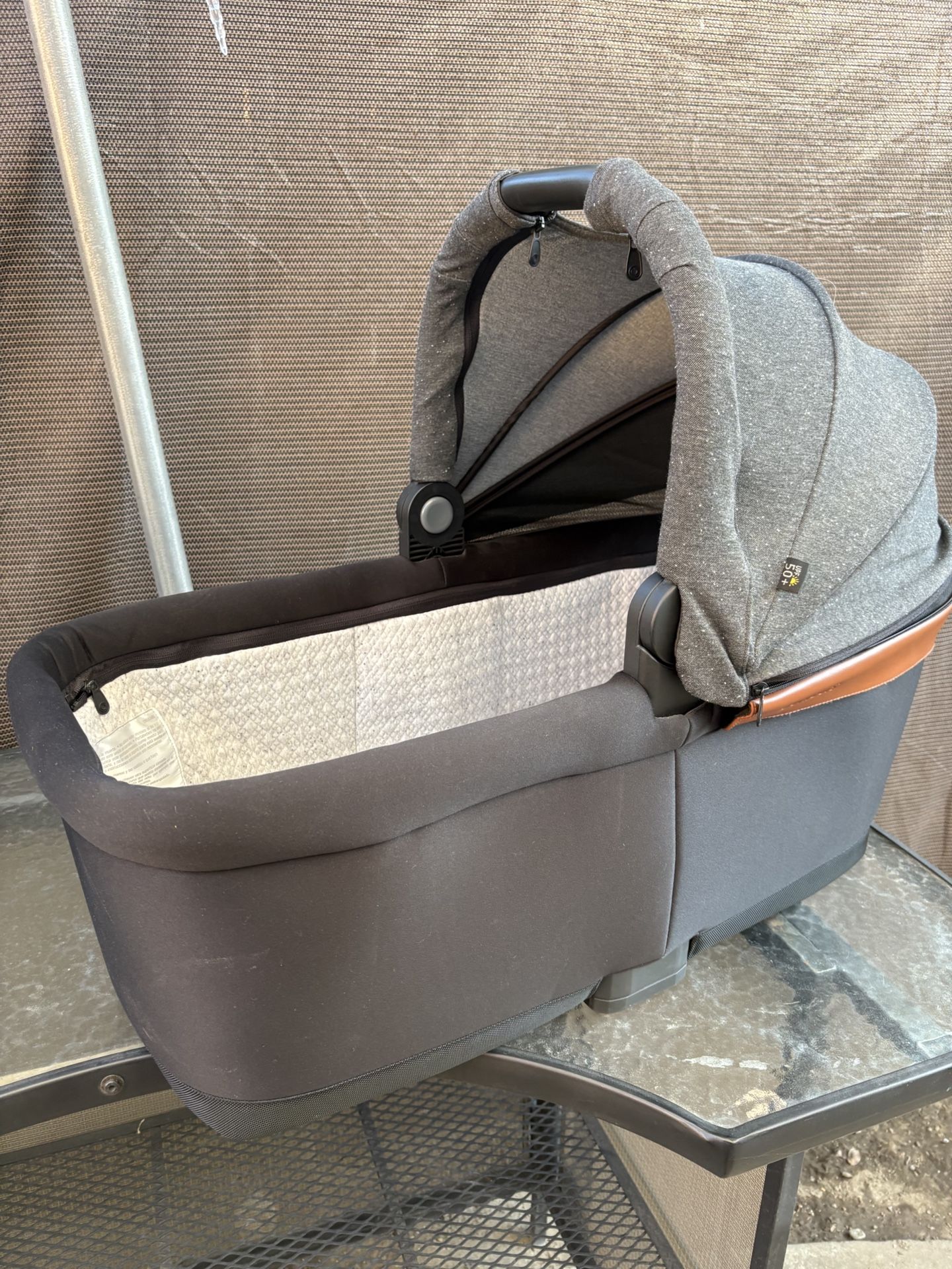 Contour Element Stroller Includes bassinet(front/rear Facing)basket, Sear(front/rear Facing) Car Seat Adapter, Lap bar, Child Drink Tray. Brand New
