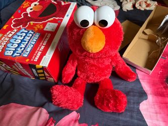 Tickle Me Elmo Giggle Max Plush Toy