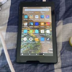 Amazon Kindle Fire 7 (9th Gen) M8S26G 16GB Black Tablet.