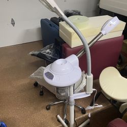 Facial Steamer And Maglamp 