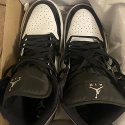 Men Size 9 Air Jordan 1 Mid SE
