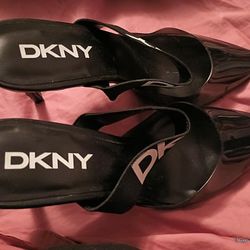 Black And White Size 7 DKNY