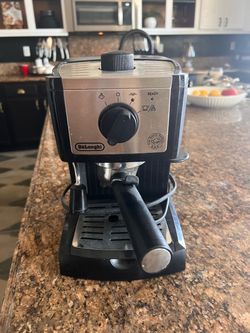 De'Longhi Espresso Machine with Steam Wand and grinder
