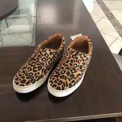 Girls 5.5 Y Toms Slip on 