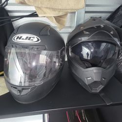 2  Motorcycle Helmets Used Like New (1 On Left HJC Large $40, 1 On Right XL 50, Buy Both For $80
