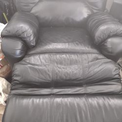 Black Leather Recliner 