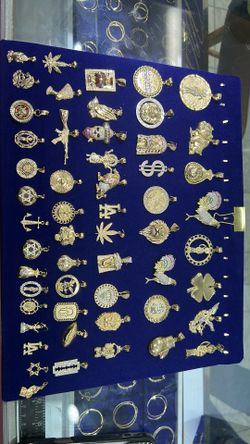 14K GOLD MEN PENDANTS 