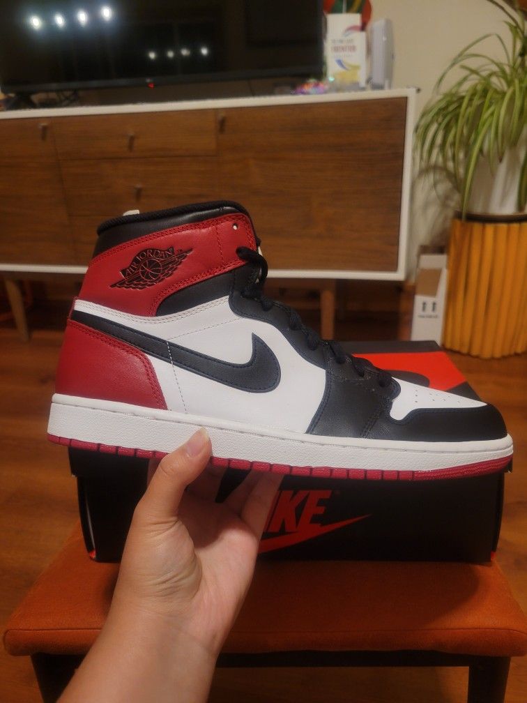 BRAND NEW Size 10- Jordan 1 Black Toe 2013