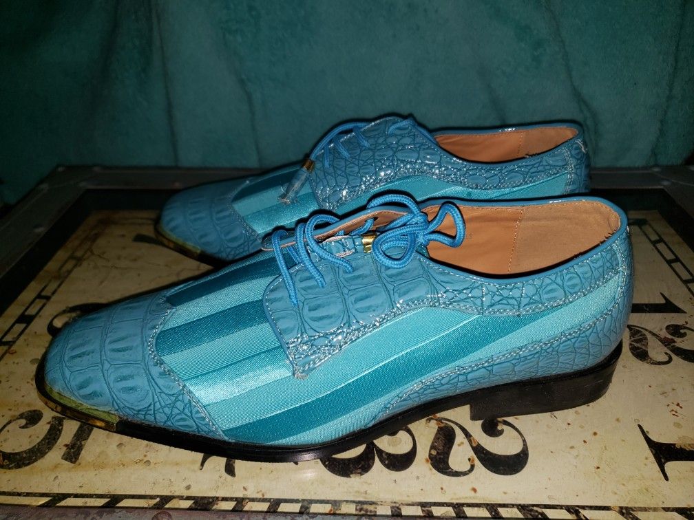 Expressions By RC Men's Blue Gator - Striped Satin Fabric Size 10