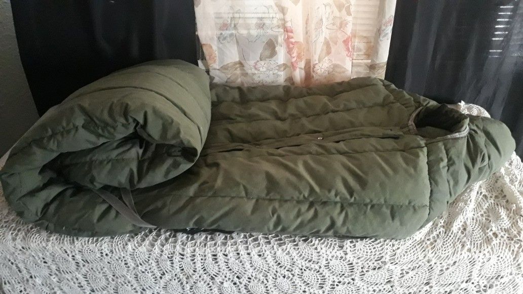 Warm, Thick Miltary sleeping bag