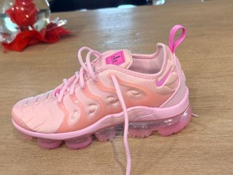 Nike Air VaporMax Plus Pink Sneakers