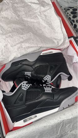 Air Jordan 4 Retro Bred Sneakers