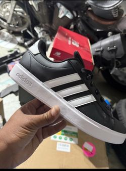 adidas women GRAND COURT 2.0 SHOES size 10