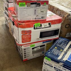 Magic Chef MCDST 1.8 cu. ft. Countertop Microwave UIQ