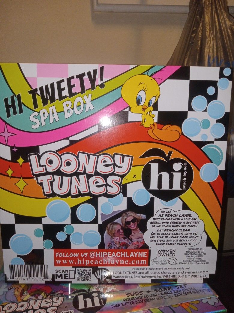 Looney Tunes Bath Bom,and Looney Tunes Shower Gel And Body Spray