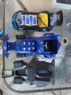 3 Batman cars