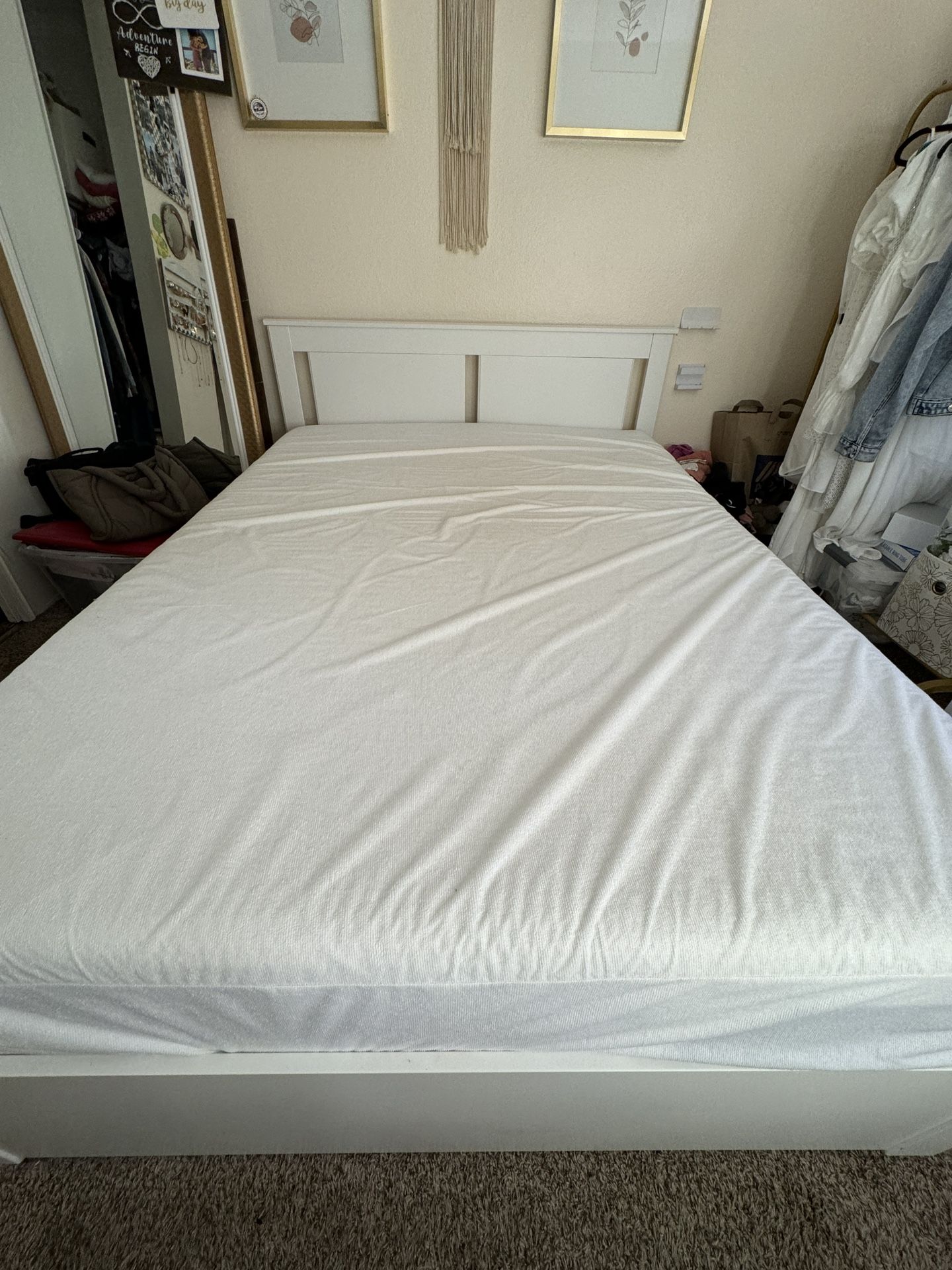 FULL SIZE BED 