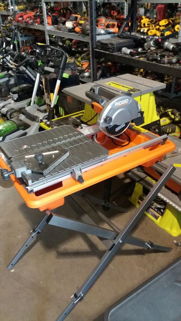 Ridgid 7 inch tile saw with stand