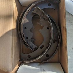 82-86 Nissan 720 Rear Brake Shoes B-527