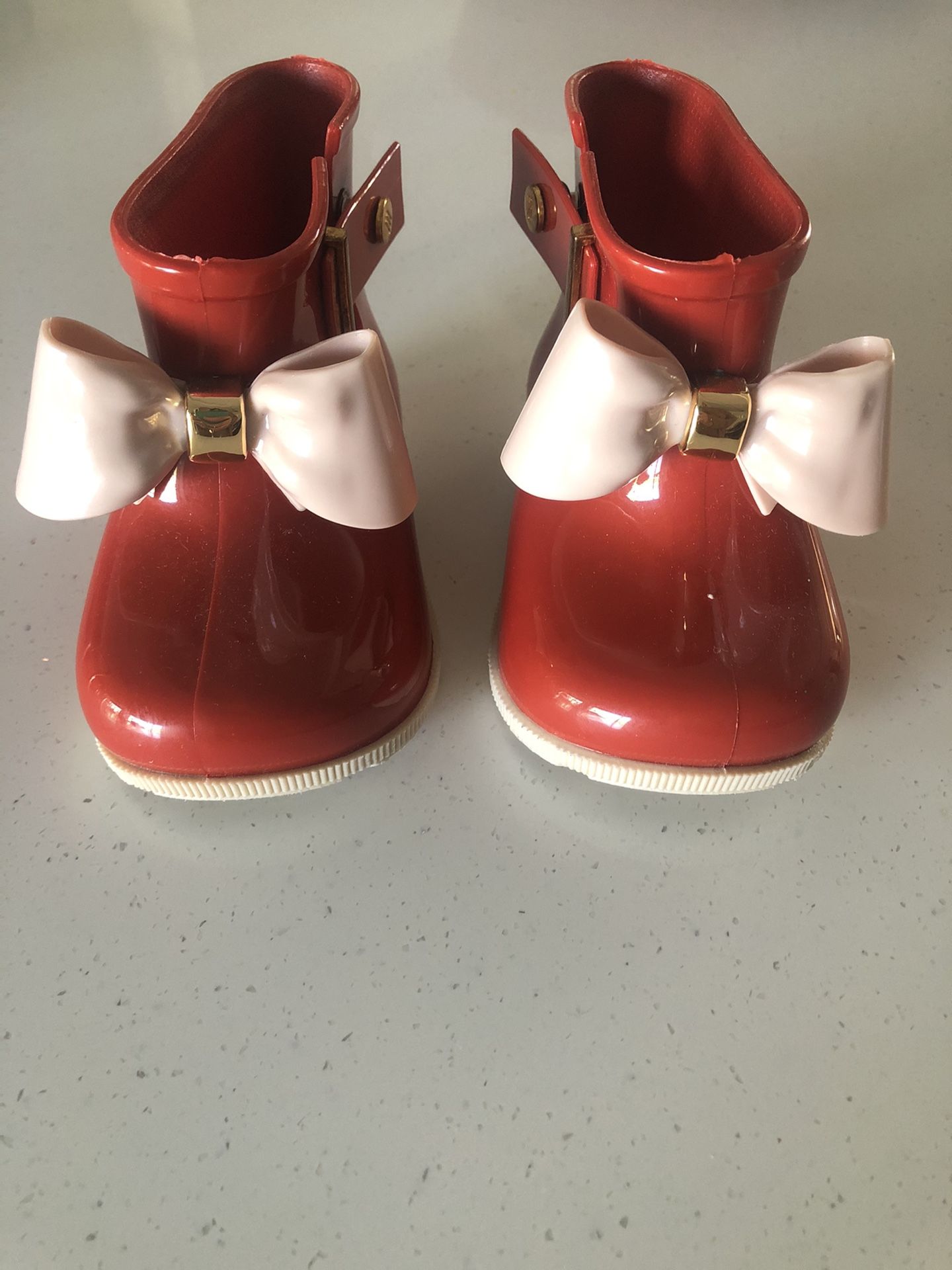 Girls Mini Sed Boots Size 6