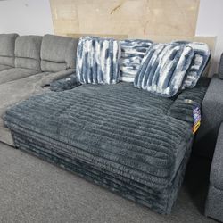 SPRING SEASON BLOWOUT SALE NOW ( GORGEOUS AND COMFY LOUNGER) 50% OFF