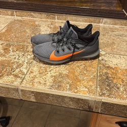 New Pair Nine Tennis Shoes. Mens Size 13