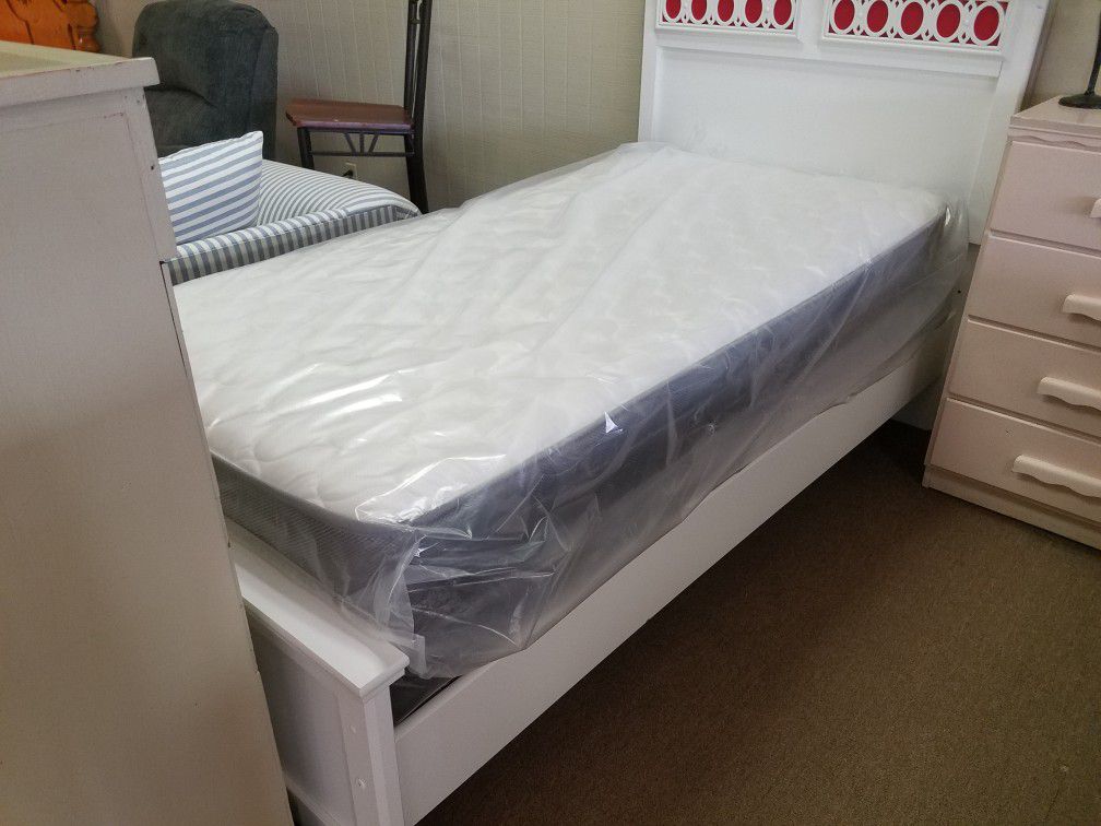 Twin mattress and box spring set BRAND NEW