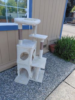 Cat tree