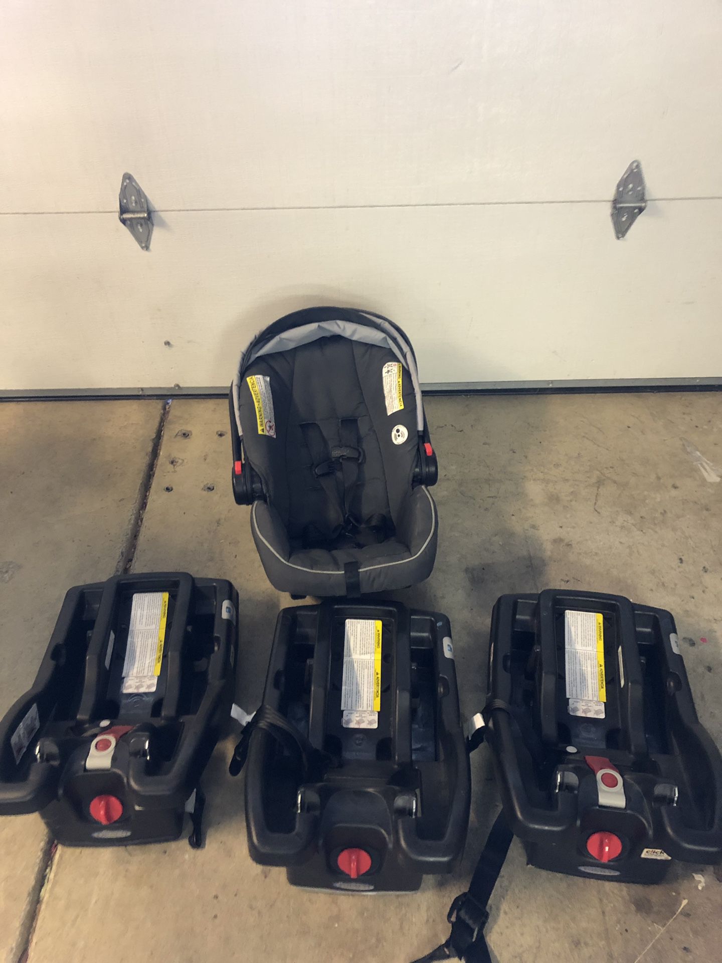 Graco Click Connect 35 Car Seat and 3 bases