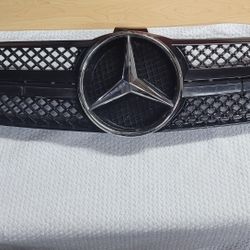 Mercedes Benz CLS Grille 