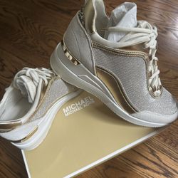 MICHAEL  Kors 8.5 Lolly Glitter Fabric Lace Up Platform Wedge 