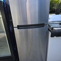 24 Inch REFRIGERATOR Stainless Steel Front Frezzer And REFRIGERATOR 