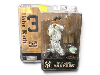 MCFARLANE BABE RUTH FIGURE (AZP032577)