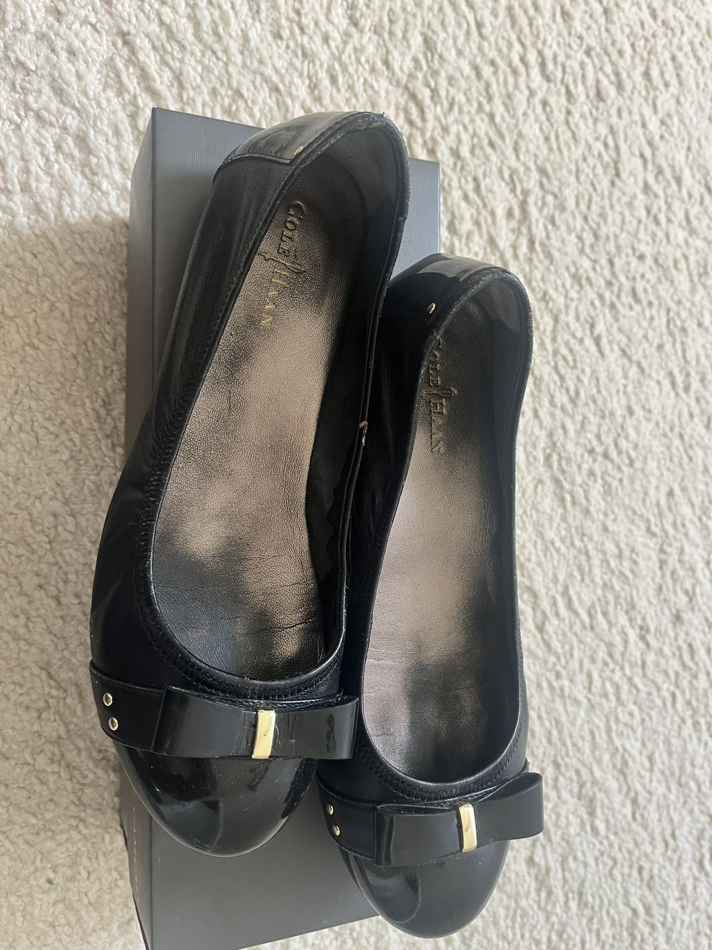 Women’s Black Flats Size 6.5