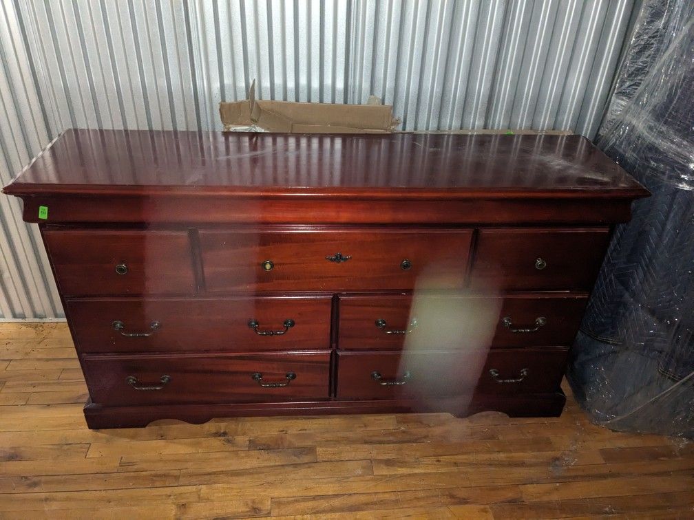 Cherry Wood 7 Drawer Bedroom Dresser 