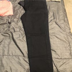 Women’s Black Crop Pants - Sz: 8